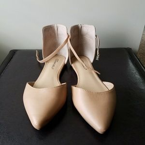 tan, flat dress shoe