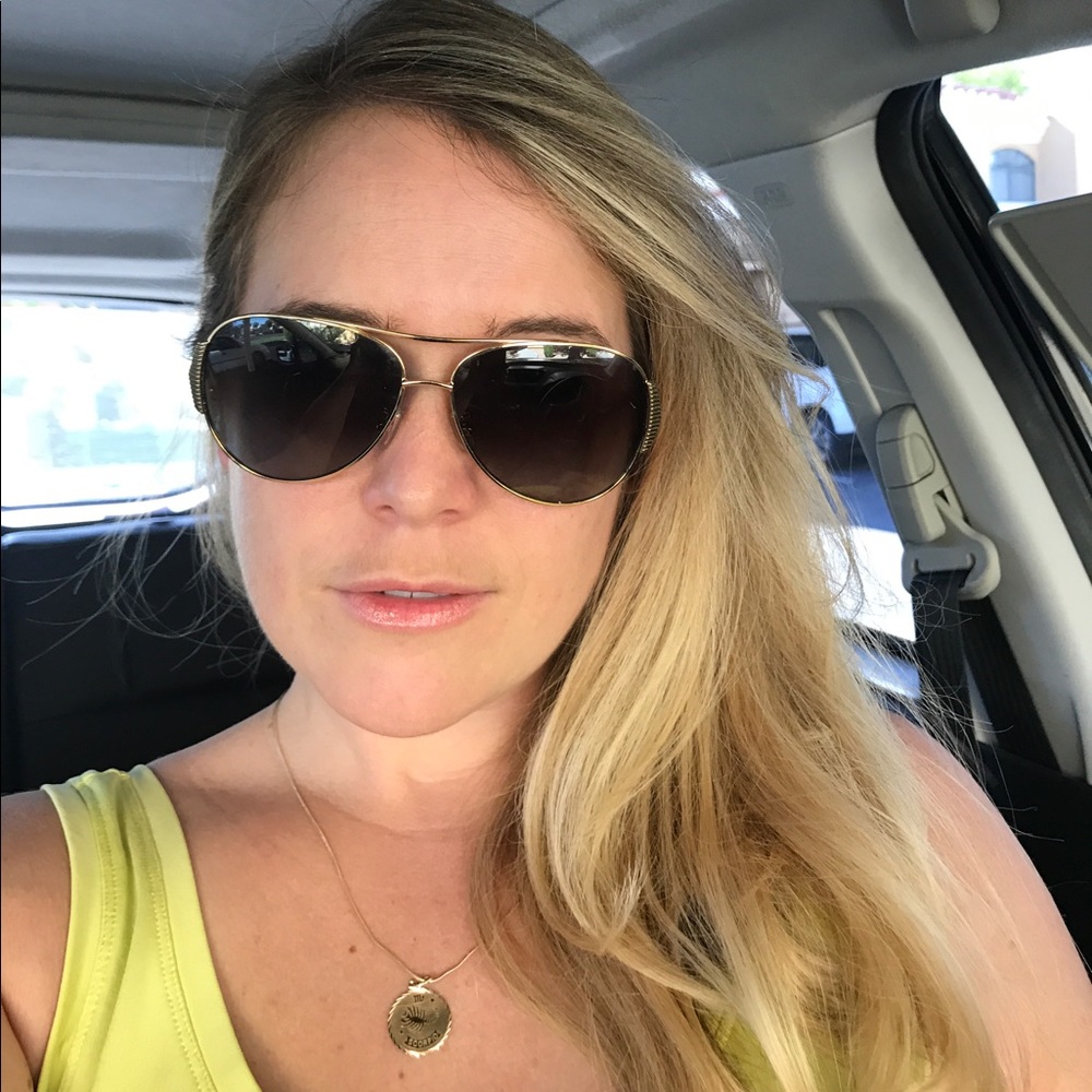 Meet your Posher, Samantha