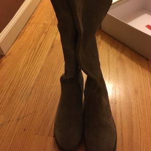 Dark taupe cow suede boots