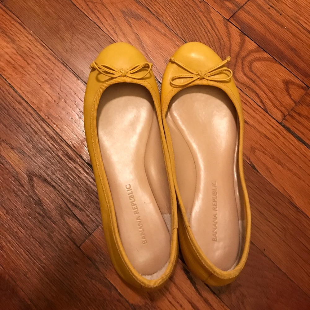 Banana republic leather yellow flats