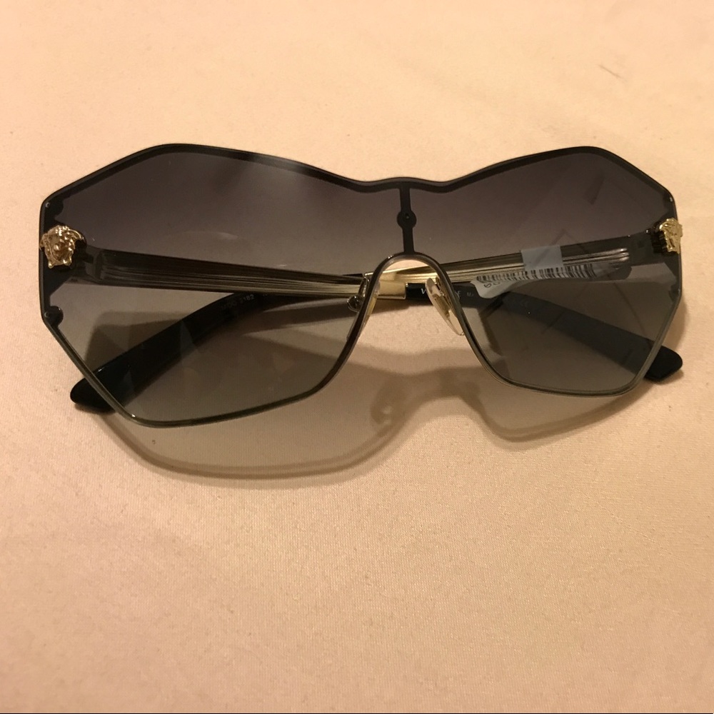 Versace "Medusa" Sunglasses Mod2182