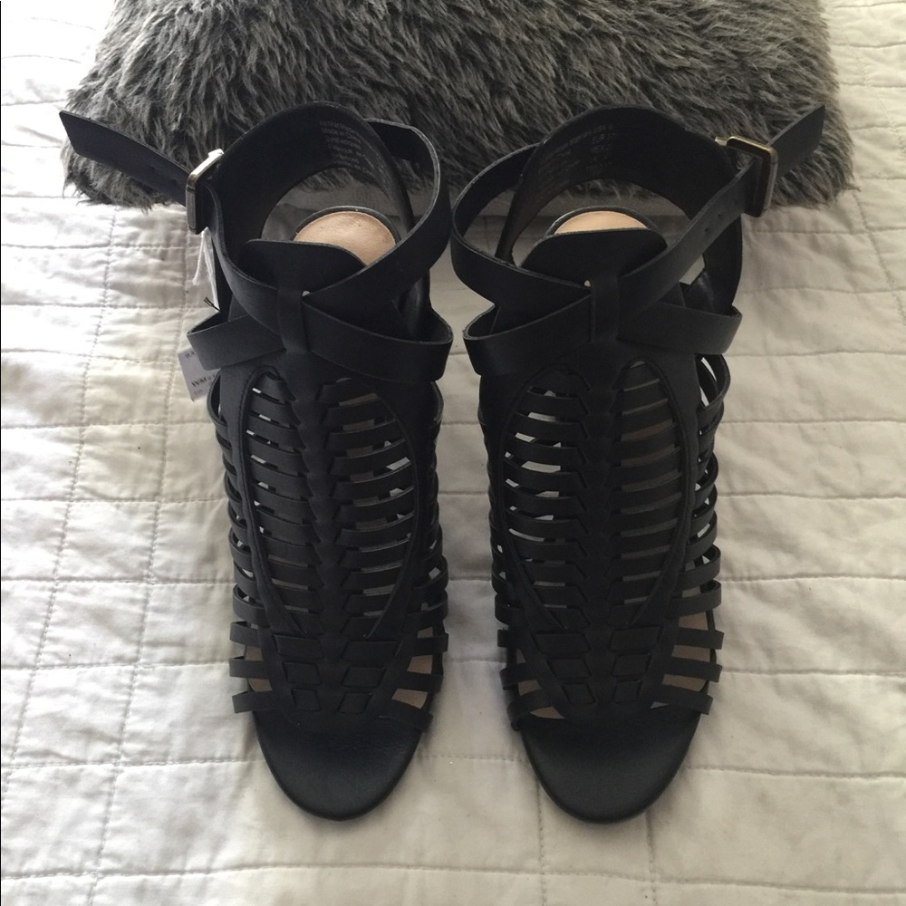 American Eagle kingston black heels sandals