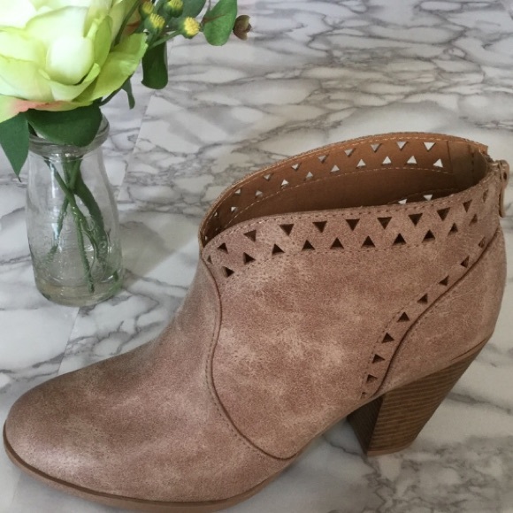 Fall Booties 🍂🍁 - Picture 2 of 4