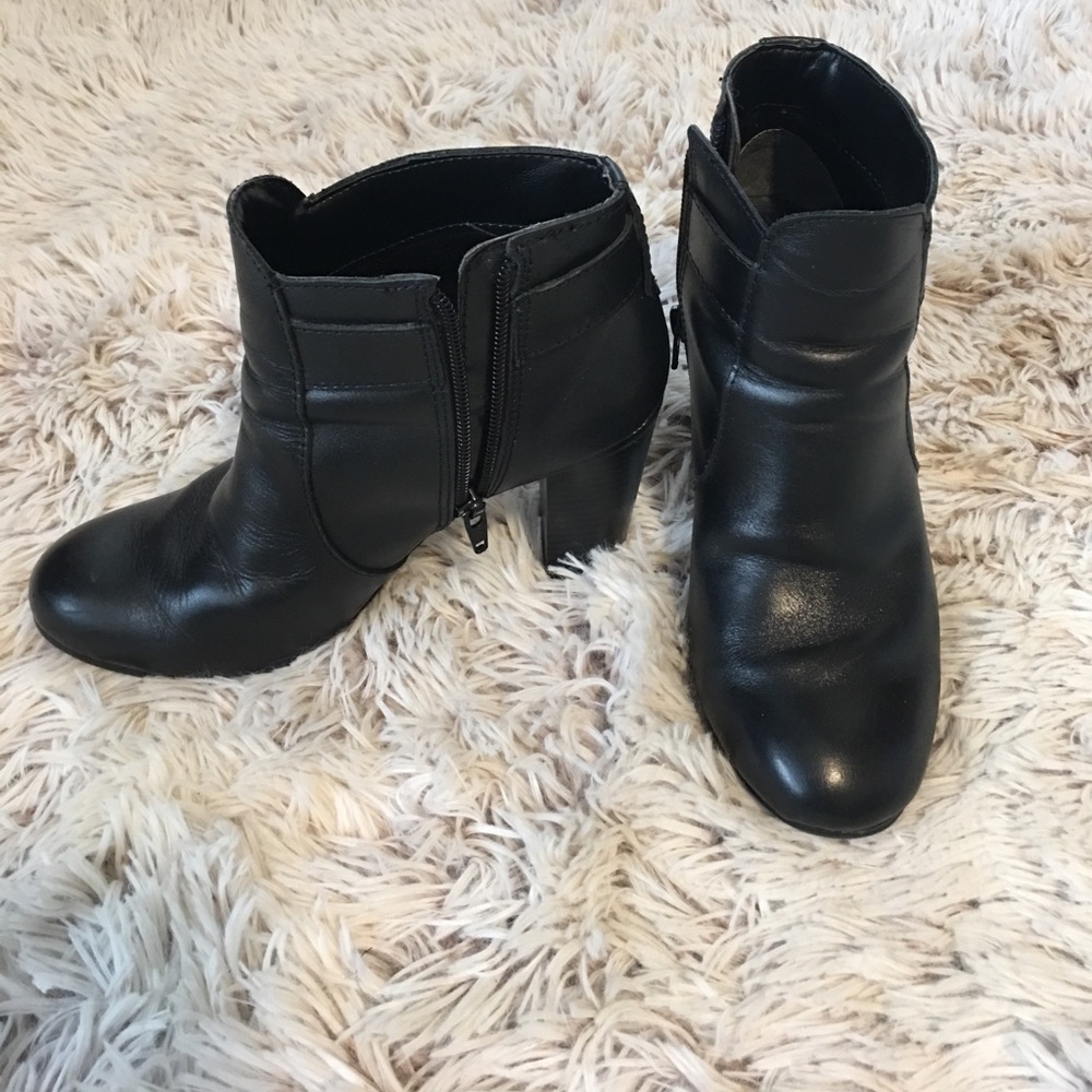 Liz Claiborne Black Booties with Buckle Size 6.5