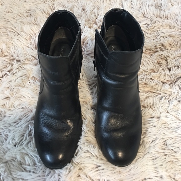 Liz Claiborne Black Booties with Buckle Size 6.5 - Picture 2 of 4