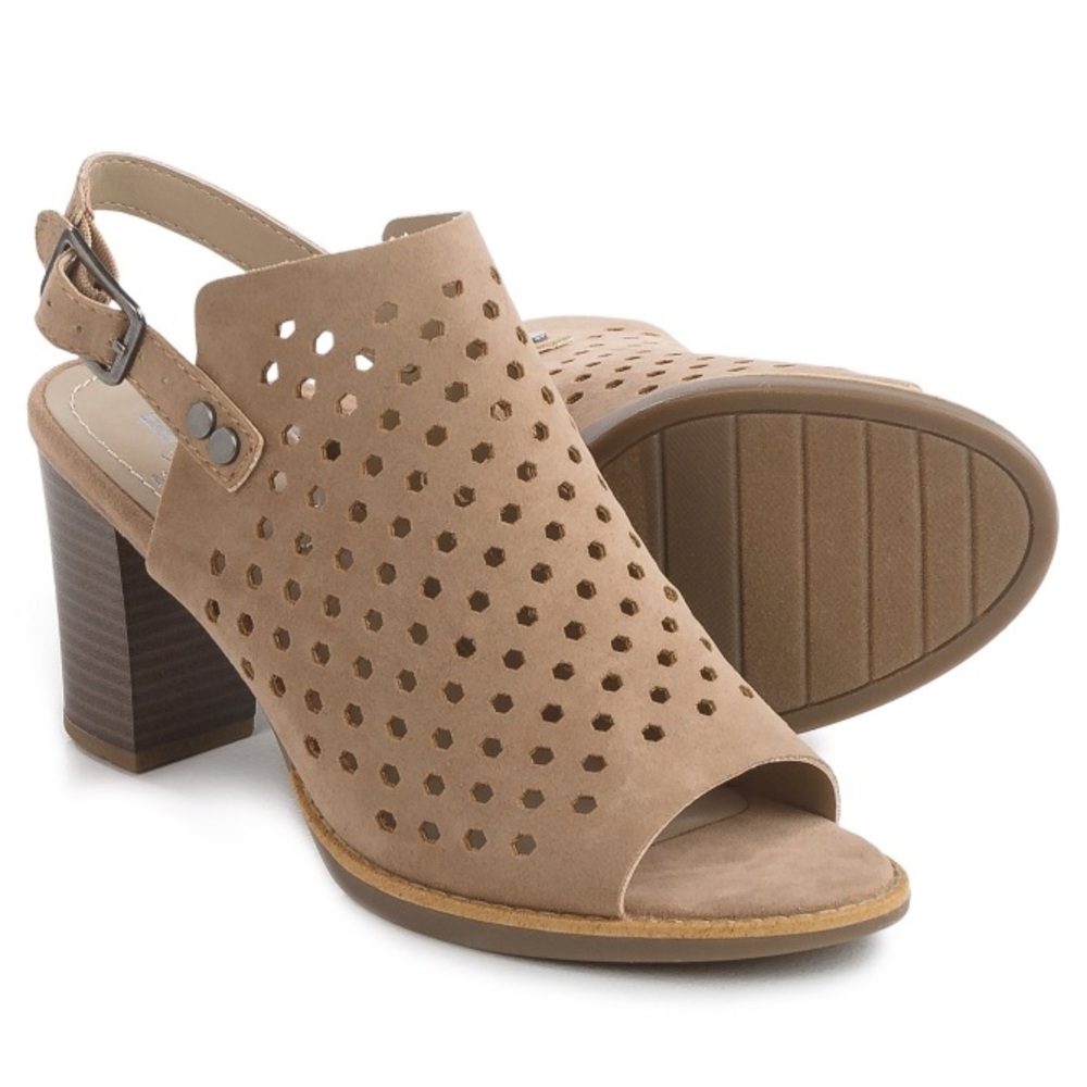 Chunky heel perforated open toe mule sandals •nude