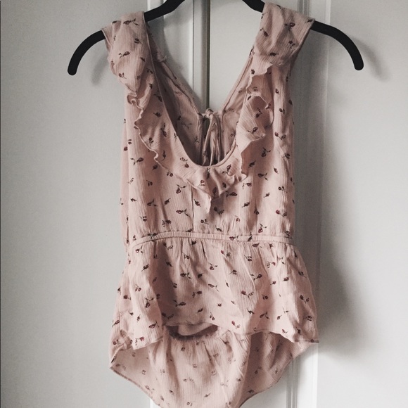 American Eagle Outfitters Tops - NWOT cherry pattern sleeveless blouse