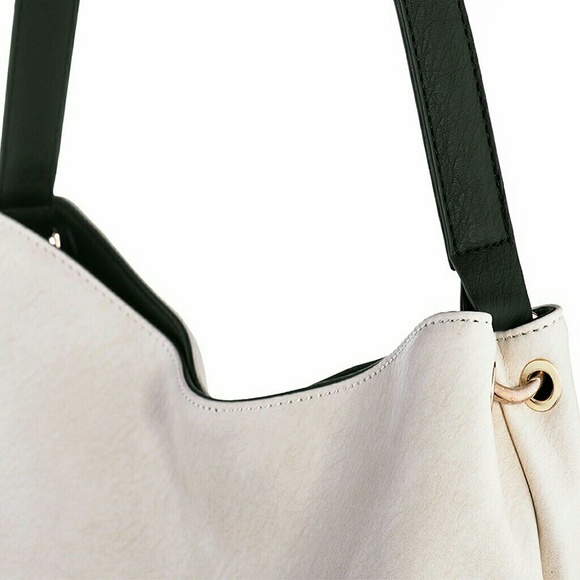 NWT!  CHIC HANDBAG! ❤️ - Picture 3 of 6