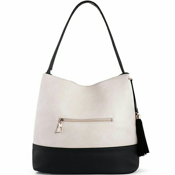 NWT!  CHIC HANDBAG! ❤️ - Picture 2 of 6