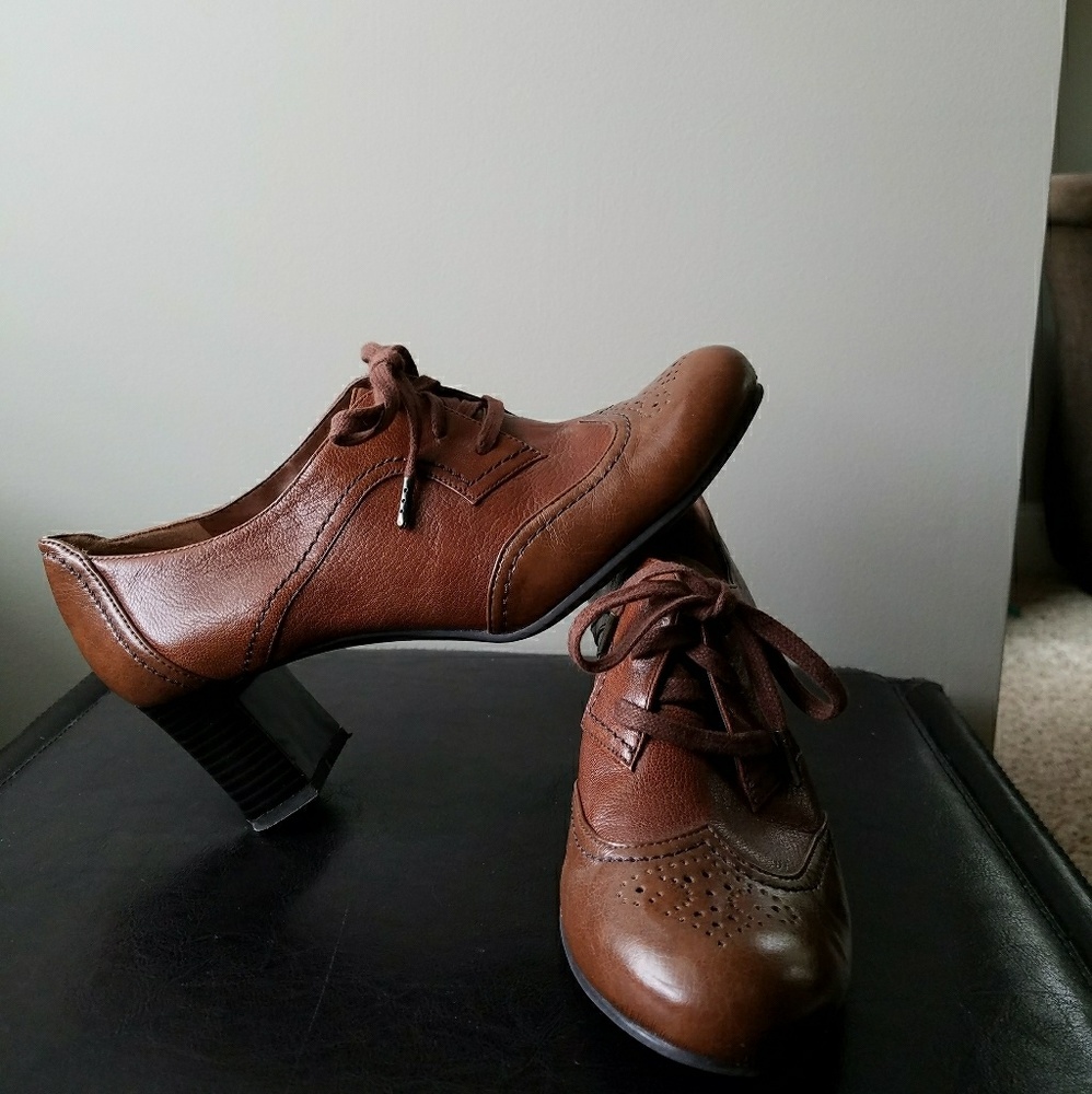 Naturalizer Brown Pump