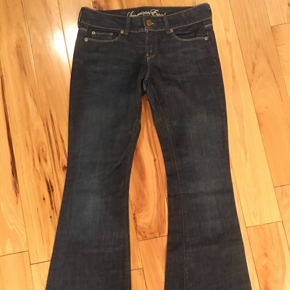 American Eagle flared jeans. Size 4