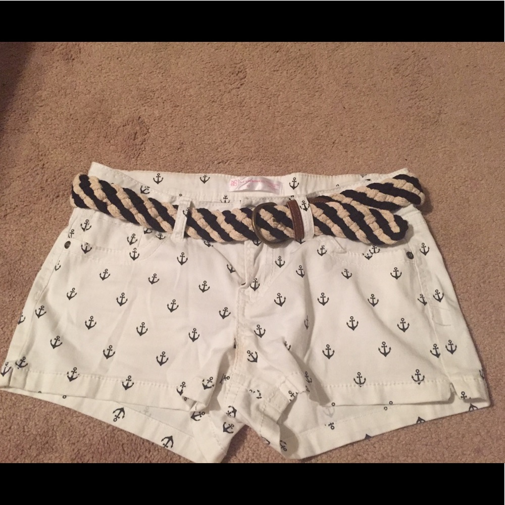 No Boundaries anchor shorts with belt