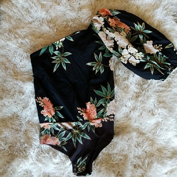 🚫SOLD🚫Zara One Shoulder Linen Bodysuit - Picture 2 of 4