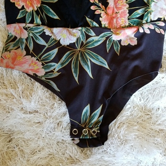 🚫SOLD🚫Zara One Shoulder Linen Bodysuit - Picture 4 of 4