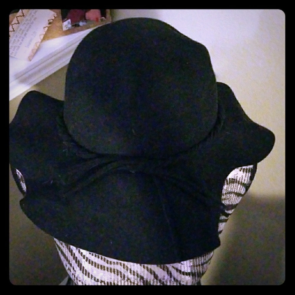 Floppy summer hat