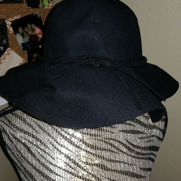 Floppy summer hat - Picture 2 of 3