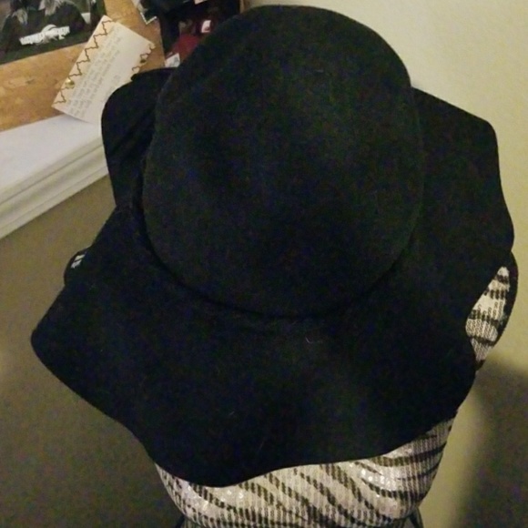 Floppy summer hat - Picture 3 of 3