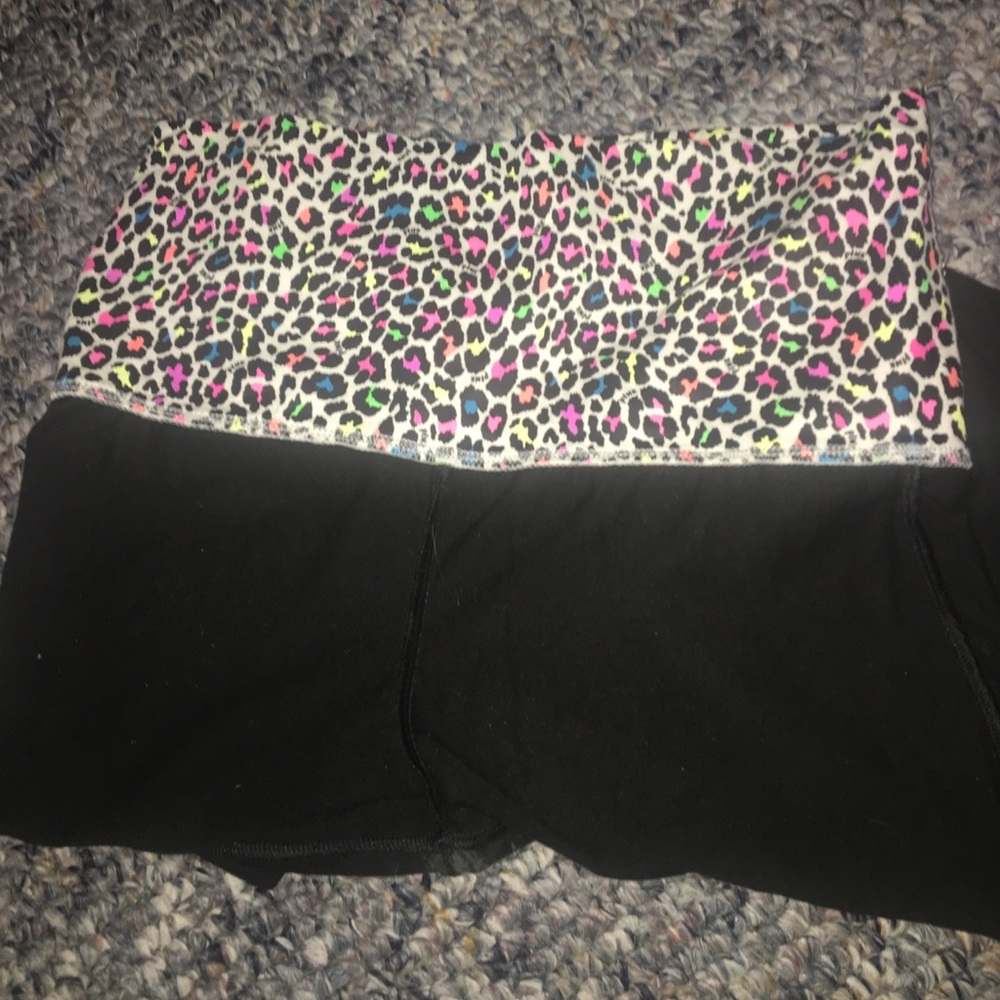 VS crop yoga pants