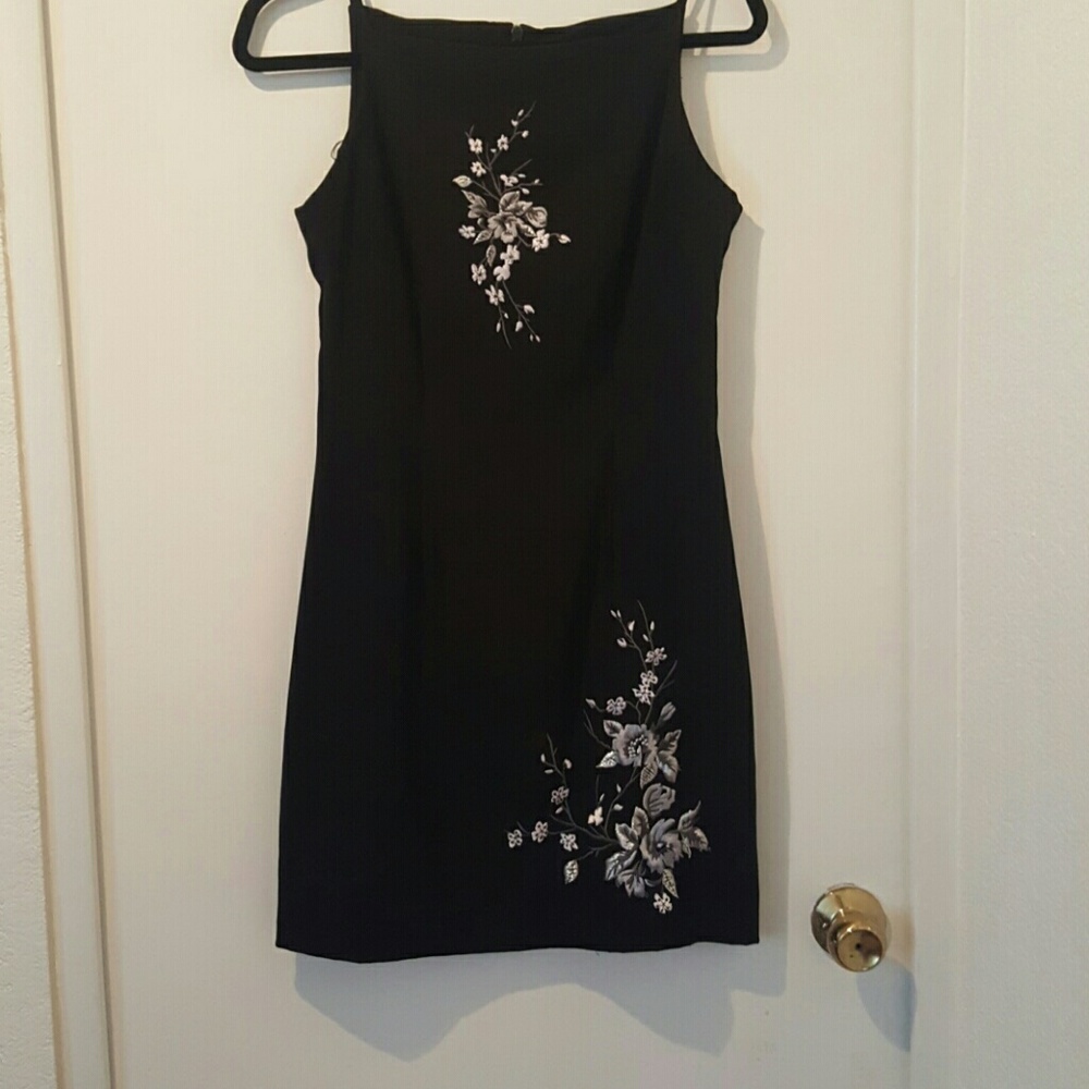 DRESS