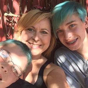 Meet your Posher, Eva