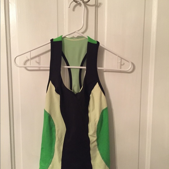 Lululemon cardio kick tank. Green. Size 2. - Picture 3 of 4