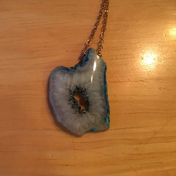 Jewelry - Slice of blue geode boho necklace