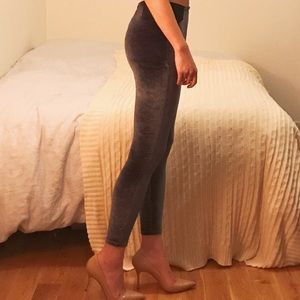 Velvet leggings with elastic waist band