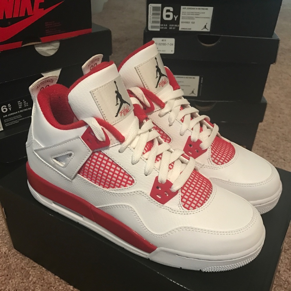 Air Jordan 4 Retro
