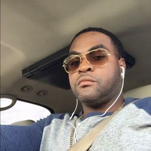 Meet your Posher, Amos