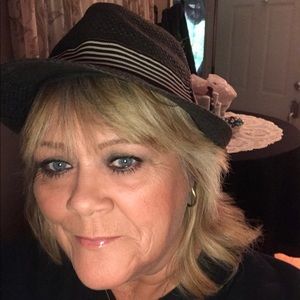 Meet your Posher, Teresa