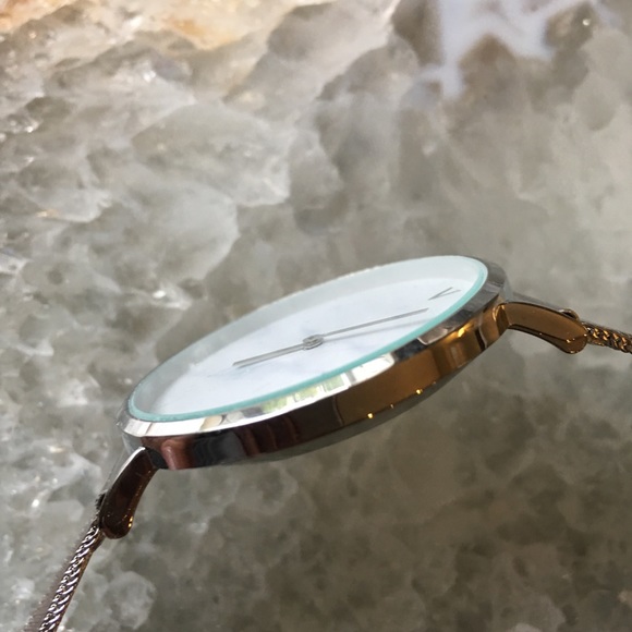 Minimalist Marble Silver Luxury Watch - Picture 4 of 6