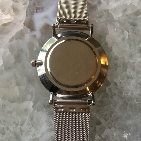 Minimalist Marble Silver Luxury Watch - Picture 3 of 6
