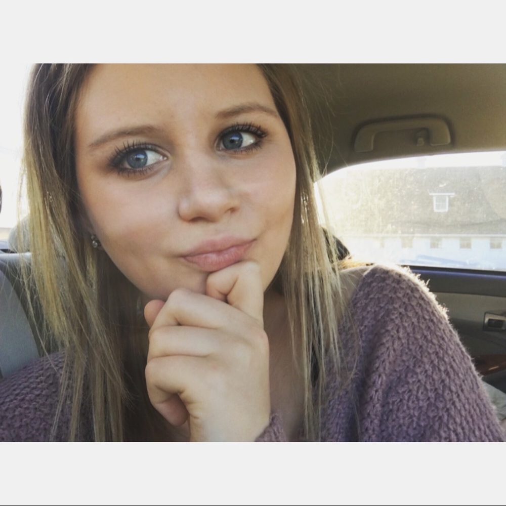 Meet your Posher, Olivia