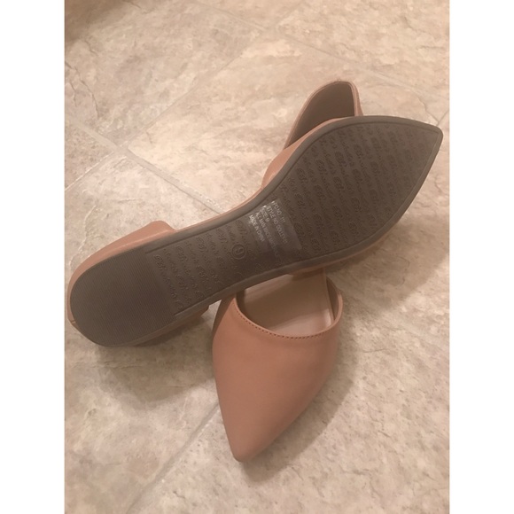 Breckelle's Tan Flats - Picture 2 of 2