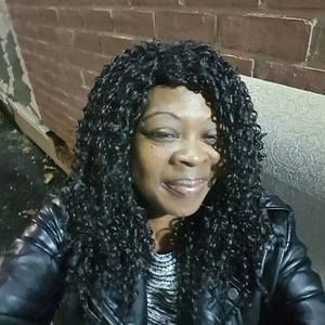 Meet your Posher, Sharon