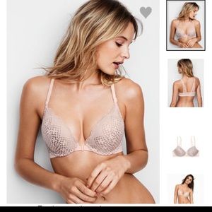 Victoria's Secret bombshell bra