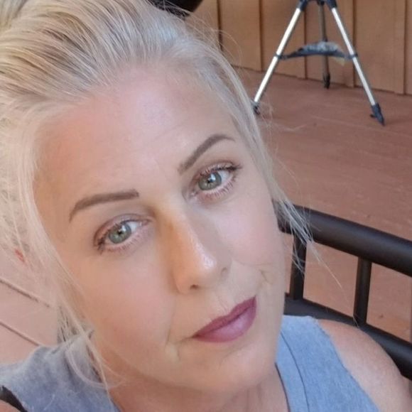 Meet your Posher, Janel - Picture 1 of 1