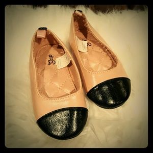 Adorable GAP toddler ballet flats