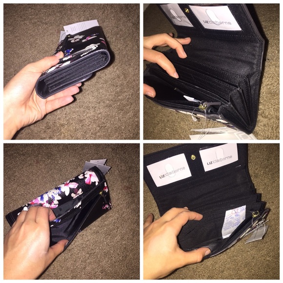 Sephora Floral wallet 🌸🌺🍃 - Picture 2 of 3