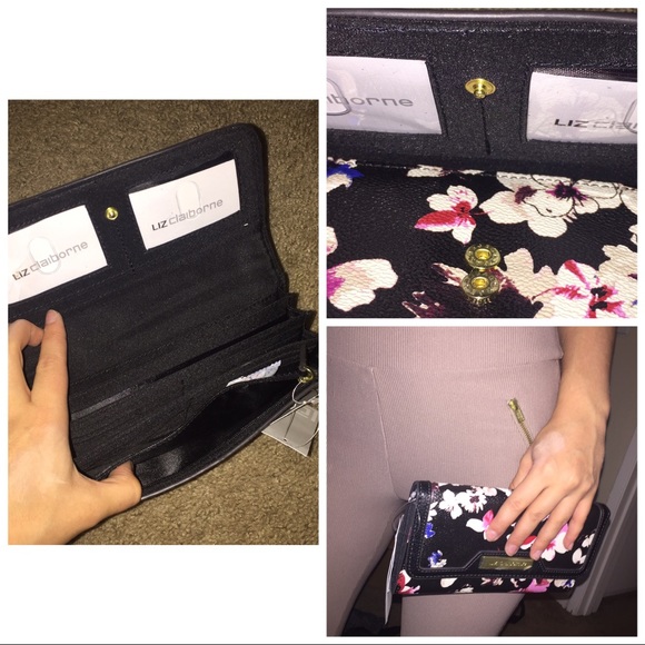 Sephora Floral wallet 🌸🌺🍃 - Picture 3 of 3