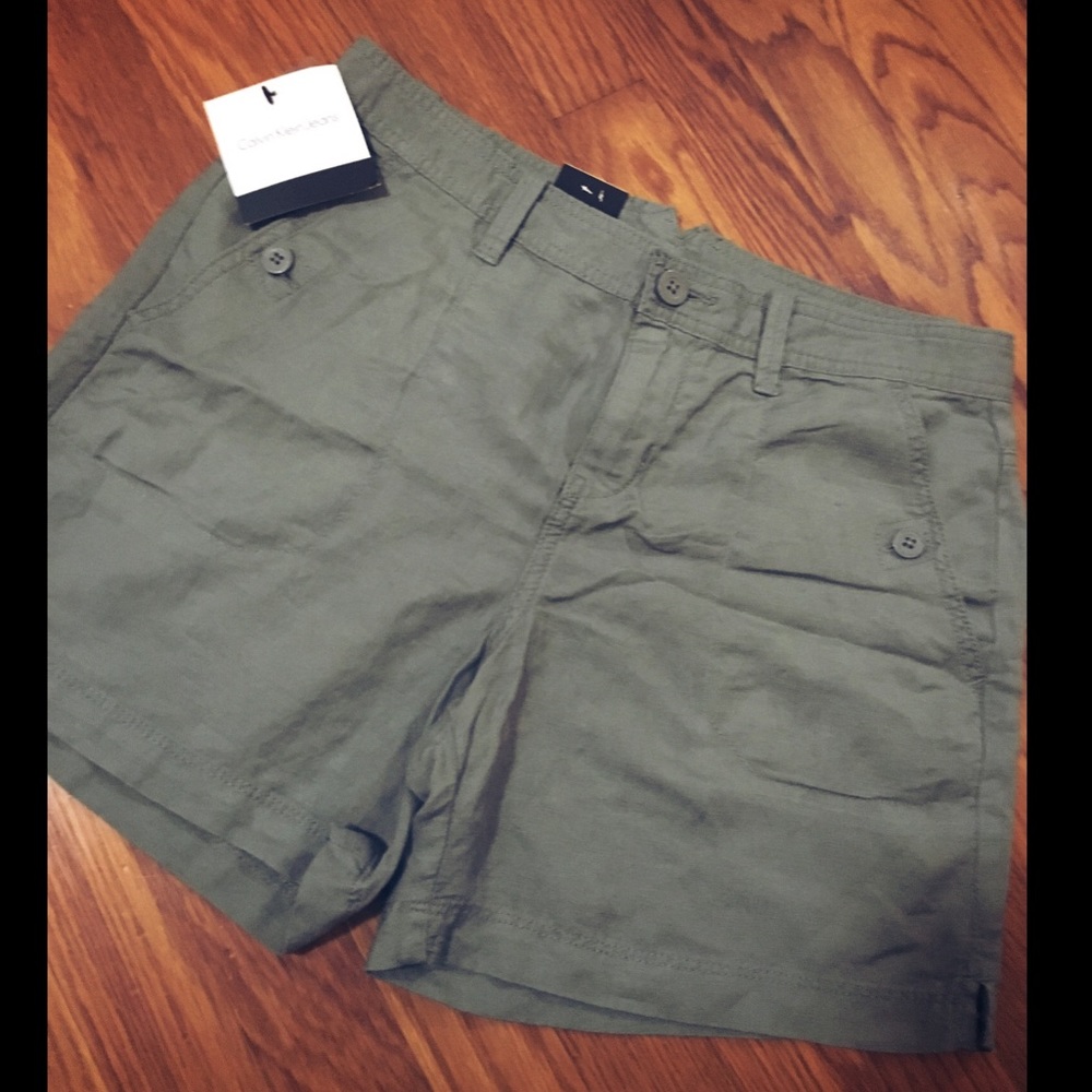 Calvin Klein Women's Linen Cargo Shorts