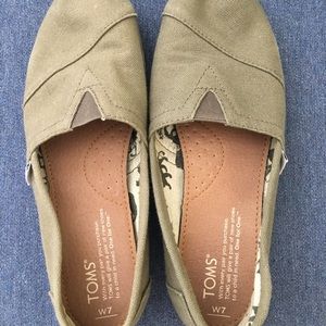 Women's Tom Shoes Size 7