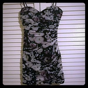 Size 6 BCBG STRAPLESS dress