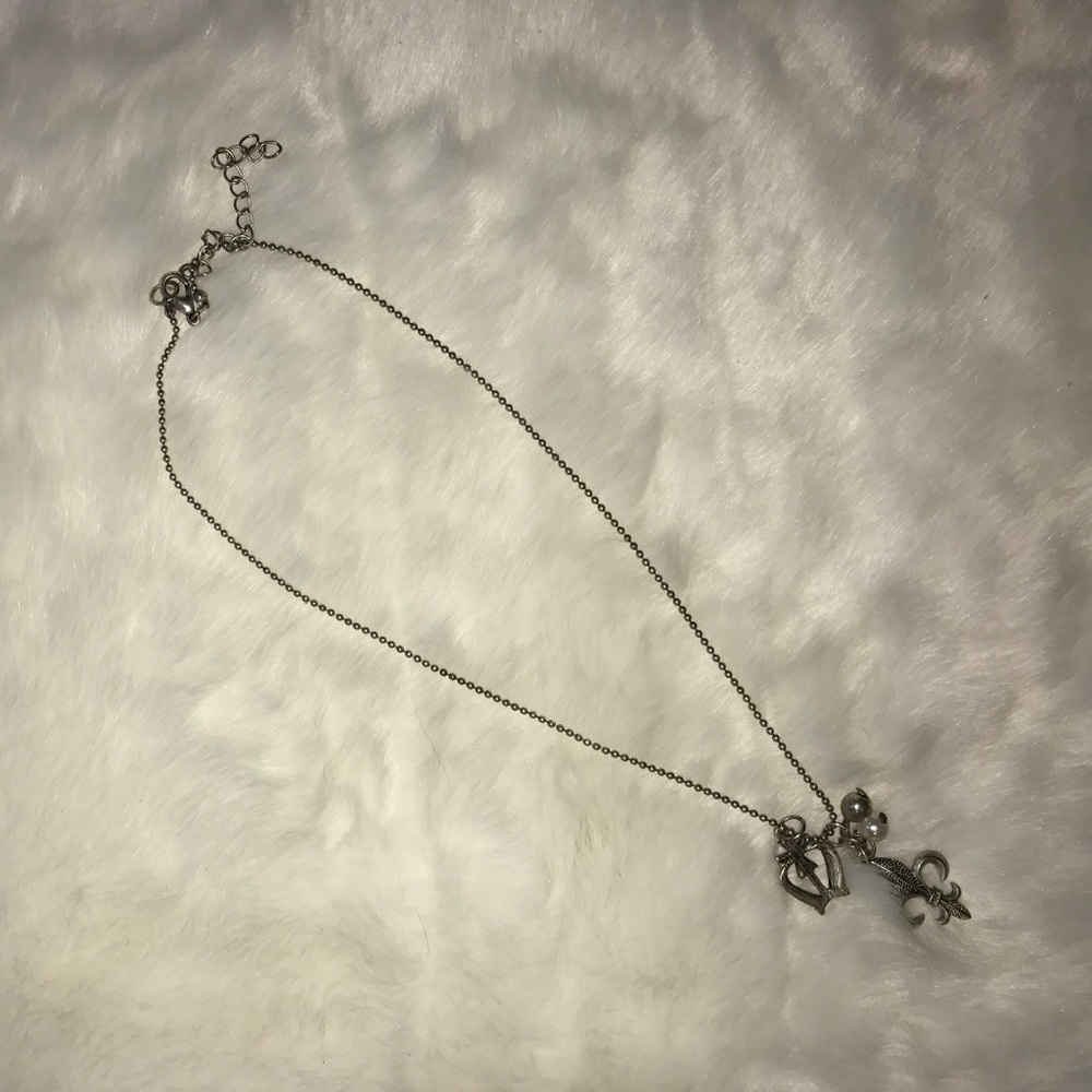 Short layering necklace