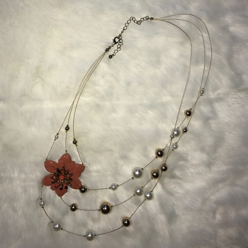 Short necklace