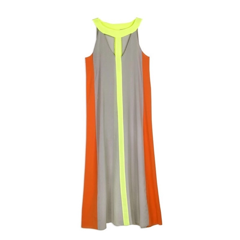 SALE! Sexy & Flirty Maxi with Unique design - Picture 3 of 4