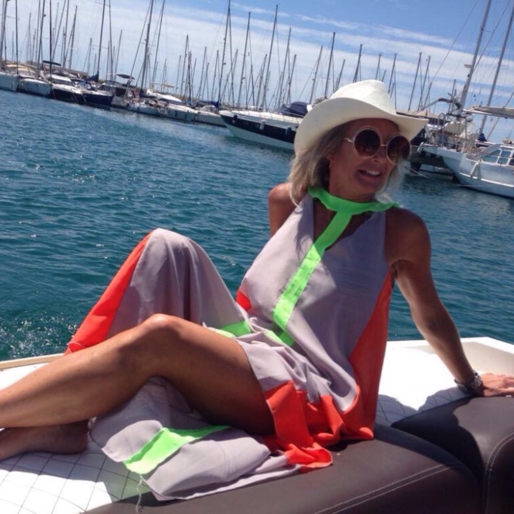 SALE! Sexy & Flirty Maxi with Unique design - Picture 2 of 4