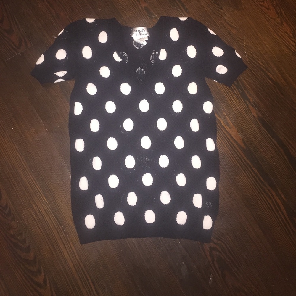 Size Large Bkack and White