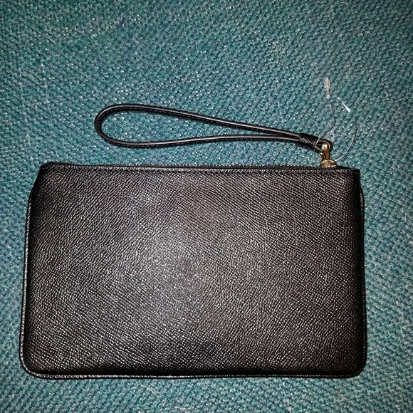 Coach Wristle - Picture 2 of 2