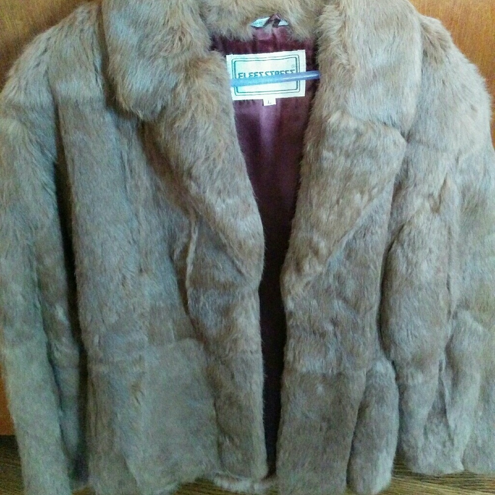 💯% Rabbit Fur Coat